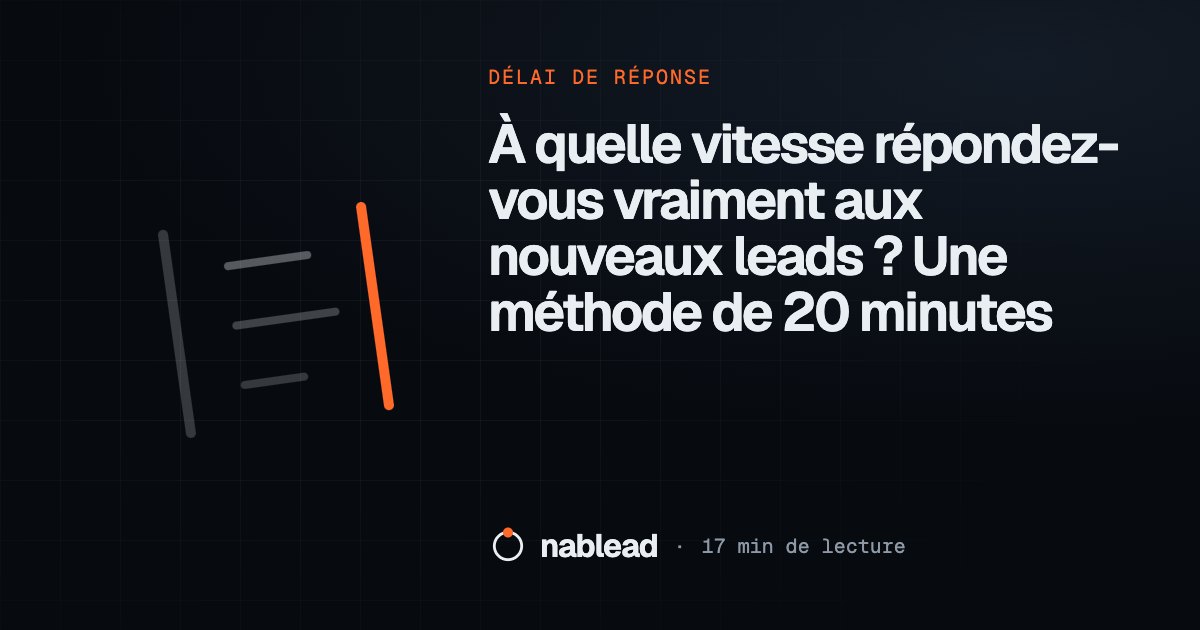 Un cadran d’horloge avec une aiguille orange sur fond sombre